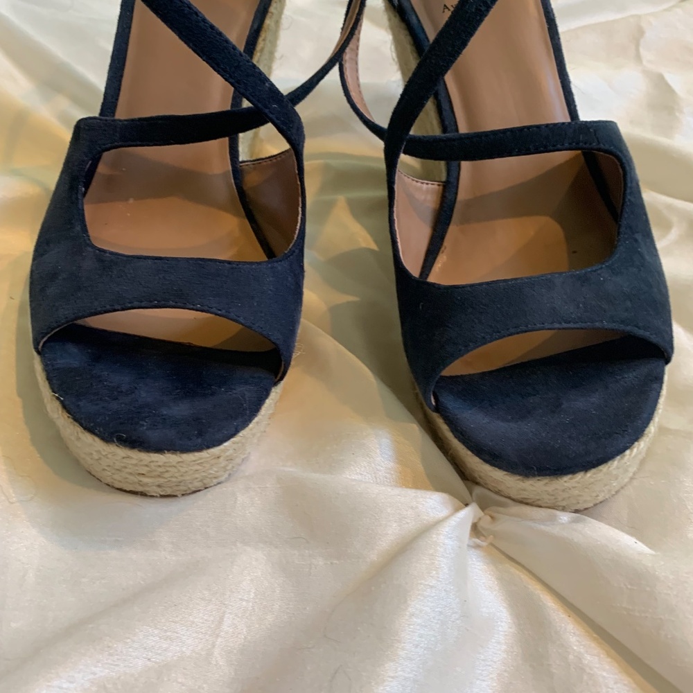Ava & Aiden Blue Suede Leather Platform Wedge Sandals sz 8.5M - Picture 2 of 7